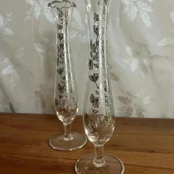 Silver City Flanders Pattern Poppy Scalloped Edge Bud Vases - set of 2 - Picture 3 of 5